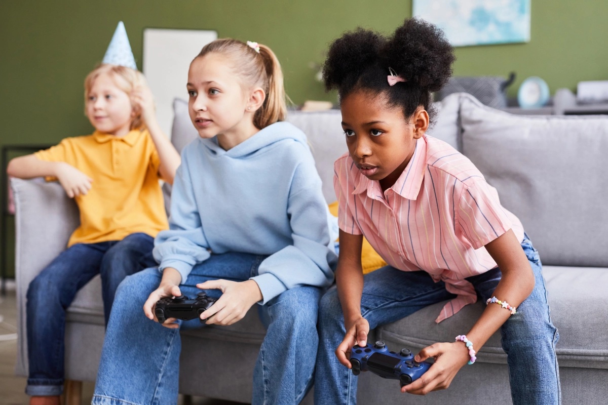 What are some effective ways to promote a mobile game on social media?