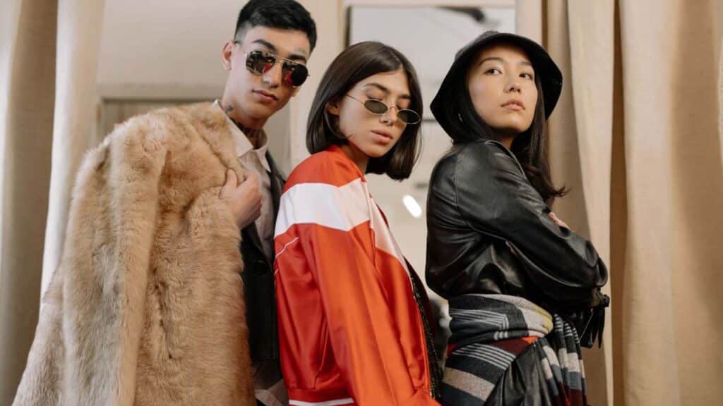 10 Easy Ways to Incorporate Vintage Pieces into Your Modern Wardrobe Ways To Incorporate Vintage Pieces Into Modern Outfits